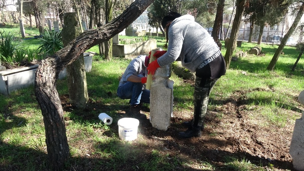 Çanakkale’de 3 asırlık Osmanlı kitabeleri günümüz Türkçesine çevrilerek tarihe ışık tutuluyor 