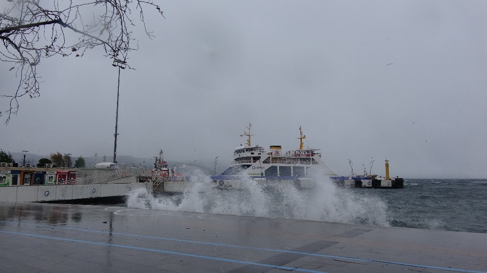 Çanakkale’de ada seferlerine fırtına engeli 