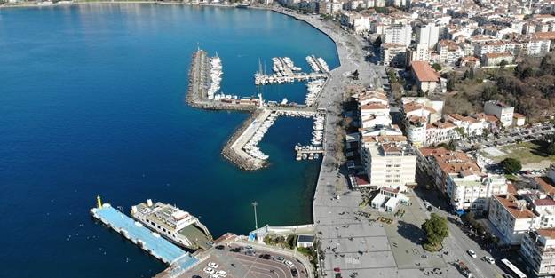Çanakkale’de bazı feribot seferleri iptal oldu