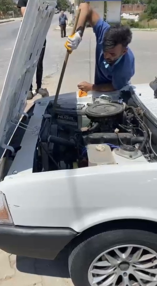 Çanakkale’de bir garip olay! Otomobilin motorundan engerek yılanı çıktı!