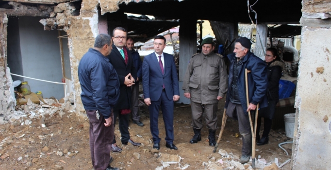 Çanakkale'de evi yanan çifte, konteyner ev yapılacak