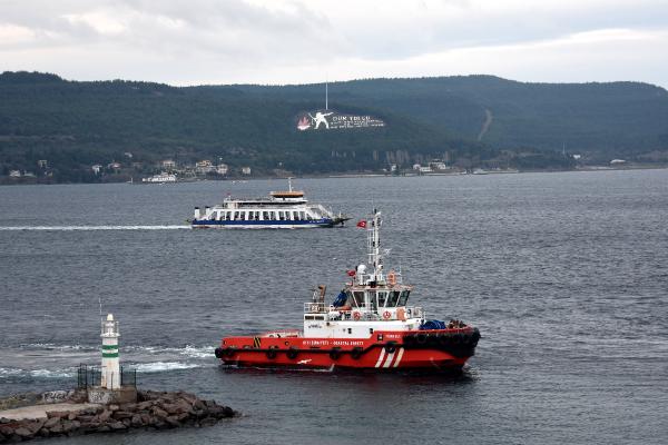 Çanakkale'de fırtına nedeniyle seferler iptal edildi