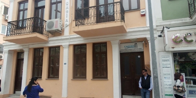 İş adamları derneğine polis baskını!