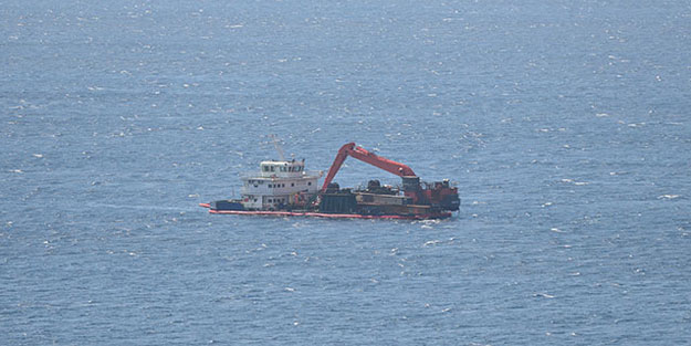 Çanakkale'de karaya oturan gemi kurtarıldı