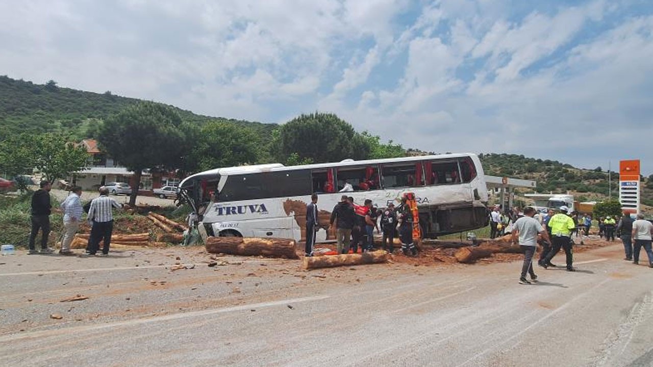 Çanakkale’de korkunç kaza! 6 kişi öldü