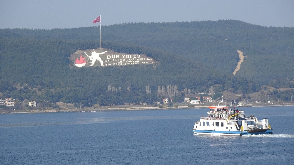 Çanakkale’de koronavirüs nedeniyle feribot seferleri azaltıldı 