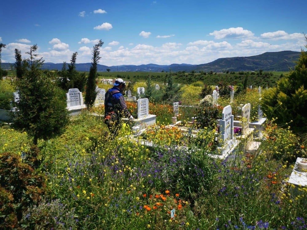 Çanakkale’de mezarlıklar temizleniyor 