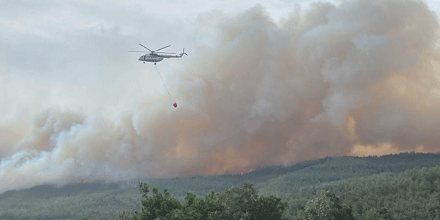 Orman yangını nedeniyle bir köy boşaltıldı