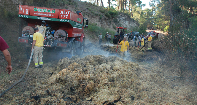 Çanakkale'de saman yüklü traktör yandı