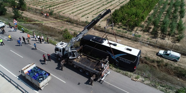 Çanakkale'de tur otobüsü devrildi: 54 yaralı