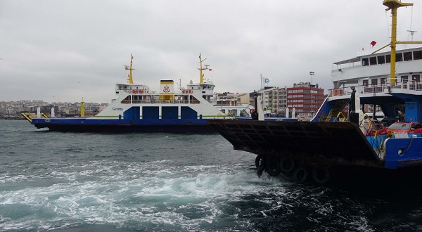 Çanakkale’de yarınki feribot seferleri iptal