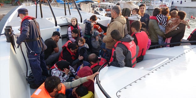 Çanakkale'de Yunanistan'a gitmeye çalışan 112 kaçak göçmen yakalandı