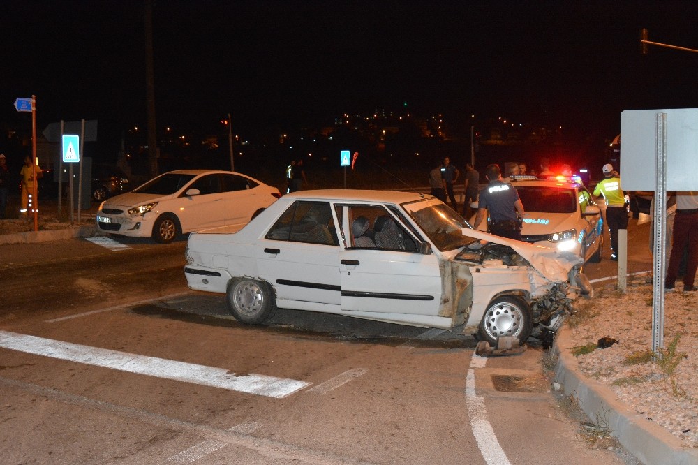 Çanakkale’de zincirleme trafik kazası: 2 yaralı 