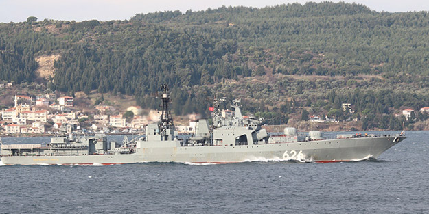 Çanakkale'den geçen Rus gemisi Marmara'ya yol aldı
