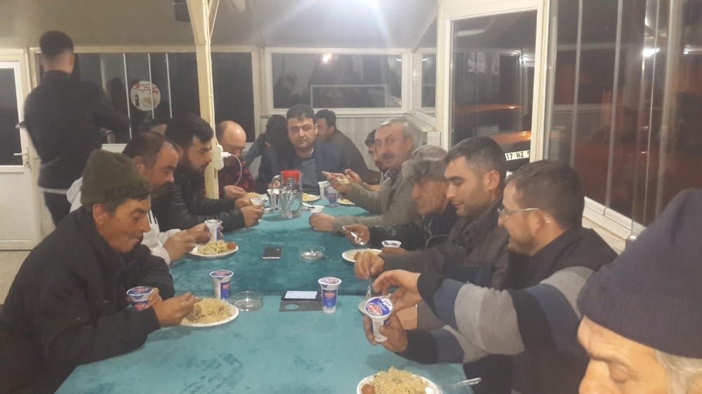 Çanakkaleli avcılar tavşan pilavında bir araya geldi 