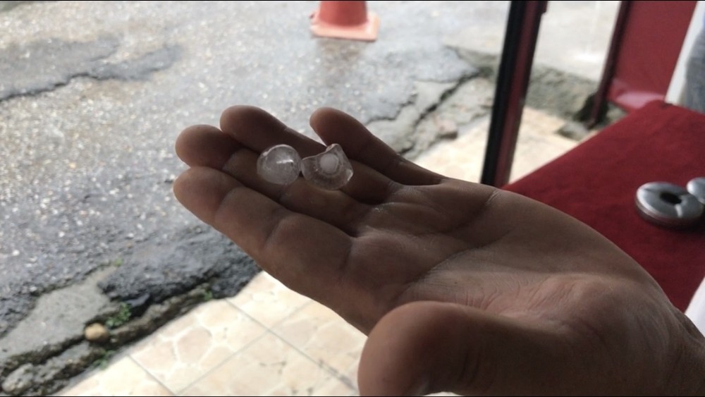 Çanakkale’ye bilye büyüklüğünde dolu yağdı 