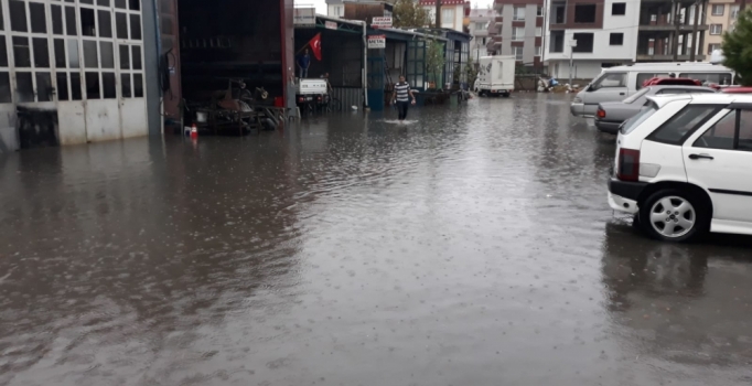 Çanakkale’yi yağış vurdu