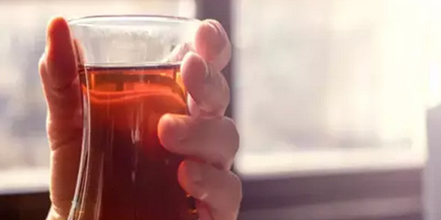 Canan Karatay'dan Asyalıların sırrı: Çaya şeker değil, böyle tereyağı katın etkileyecek! Kimse bilmiyor