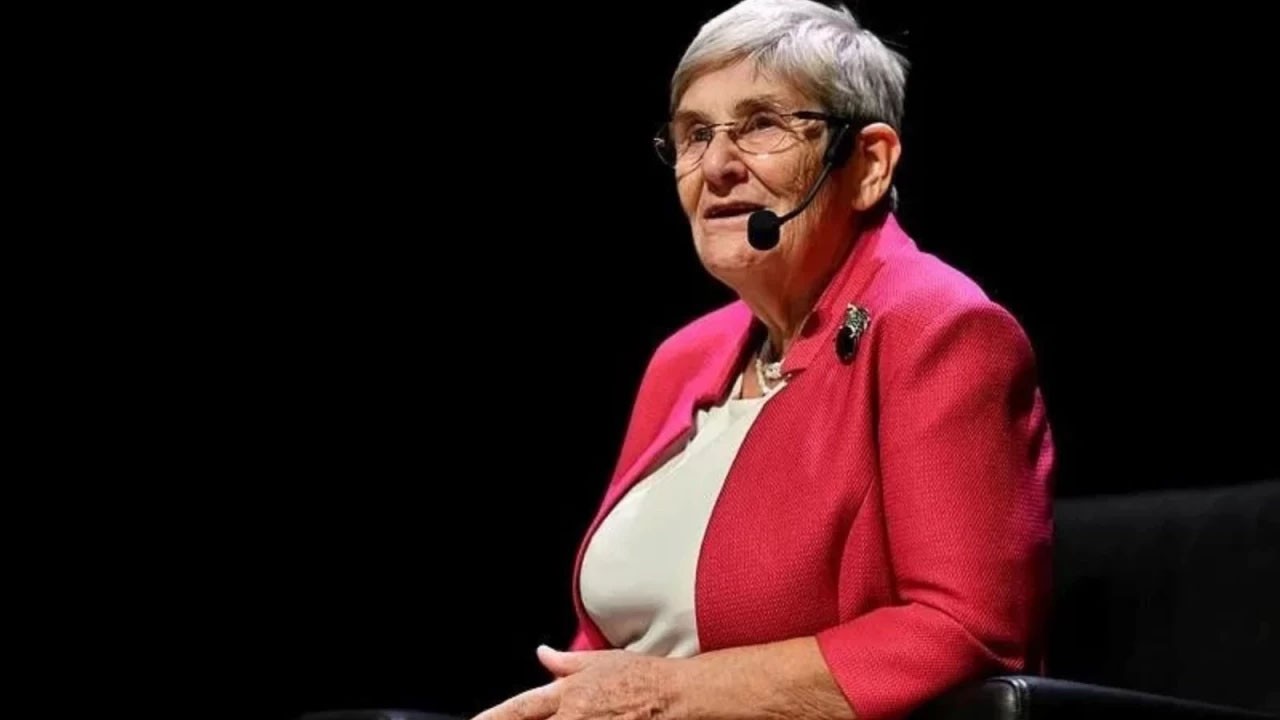 Canan Karatay’dan ezber bozan uyarı: Evlerinize sokmayın, varsa çöpe atın