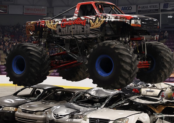 Canavar Kamyonlar şov yaptı