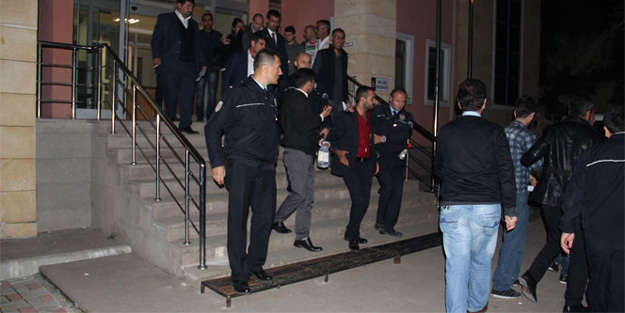 5 minibüste 100 kaçak göçmen yakalandı