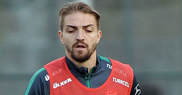 Caner geçmişini sildi