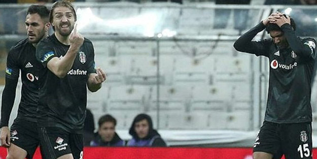 Caner'le Elneny maçtan sonra kapıştı