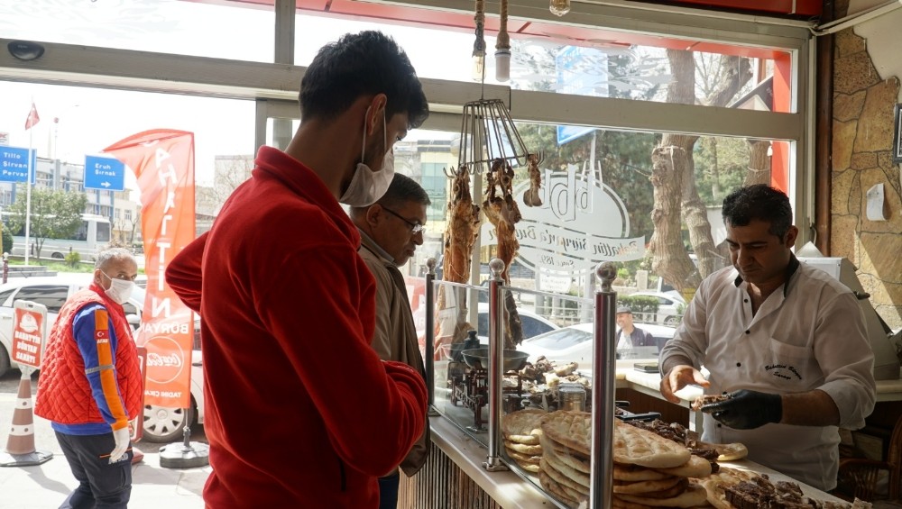Canı büryan çeken 67 yaşındaki amcanın imdadına ekipler yetişti 