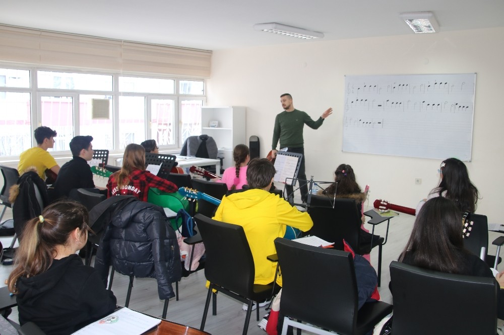 Çankaya’nın konservatuvar gibi hizmet veren atölyesi 