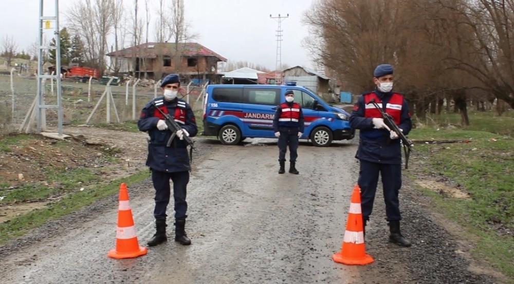Çankırı’da bir köy tedbir amaçlı karantina altına alındı 