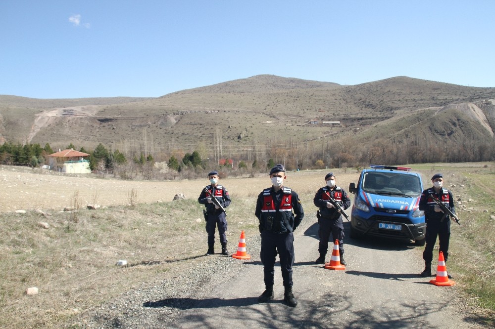 Çankırı’da karantinaya alınan Yeşilöz köyüne giriş ve çıkış yok 