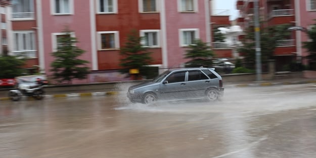 Çankırı'da şiddetli sağanak yağış