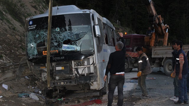 Çankırı'da tur otobüsü devrildi: 10 yaralı