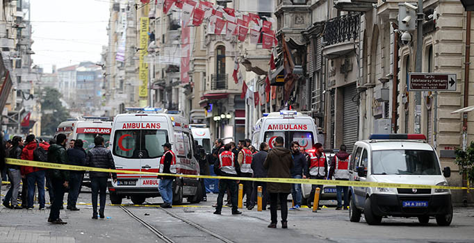 Canlı bomba korkudan patlatmış! Asıl hedef...