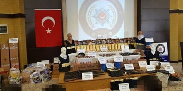 Canlı bombanın evinden bakın neler çıktı!