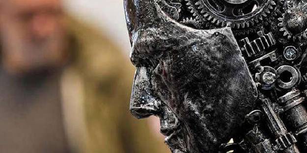 Canlı oturuma katılan robot tüyleri diken diken etti!