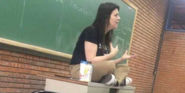 Canlı yayında ders veren profesör, bir anda koronavirüsten hayatını kaybetti!