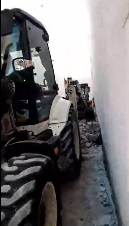 Canlı yayında kaza geçirdi 