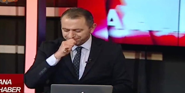 Canlı yayında zor anlar! Ağzına sinek kaçtı