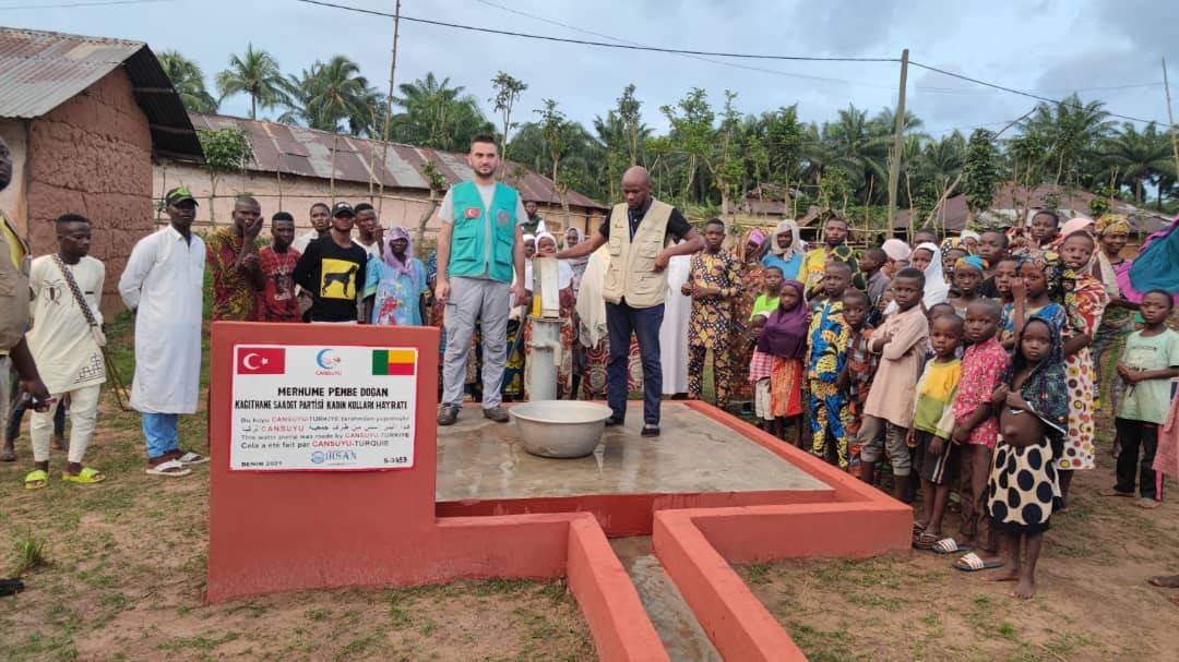 Cansuyu Derneği Benin’de yardım organizasyonu düzenledi