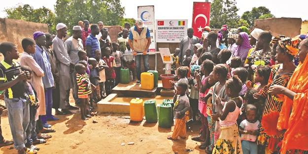  Cansuyu, Mali’de 34 su kuyusu açtı