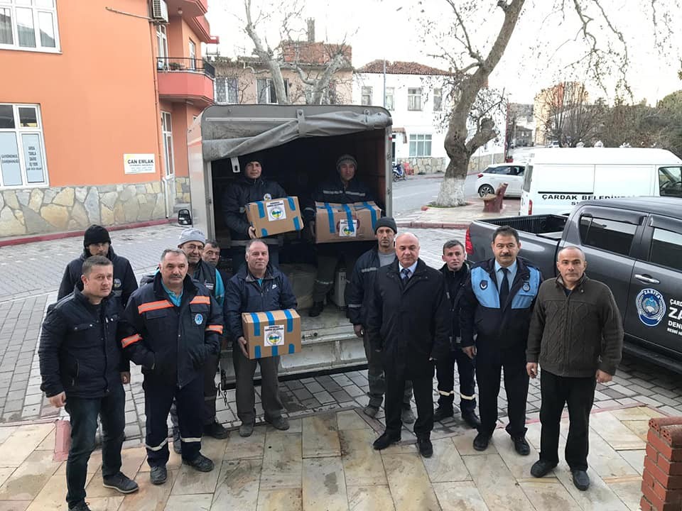 Çardak Belediyesi yardım kolilerini Elazığ’a gönderdi 