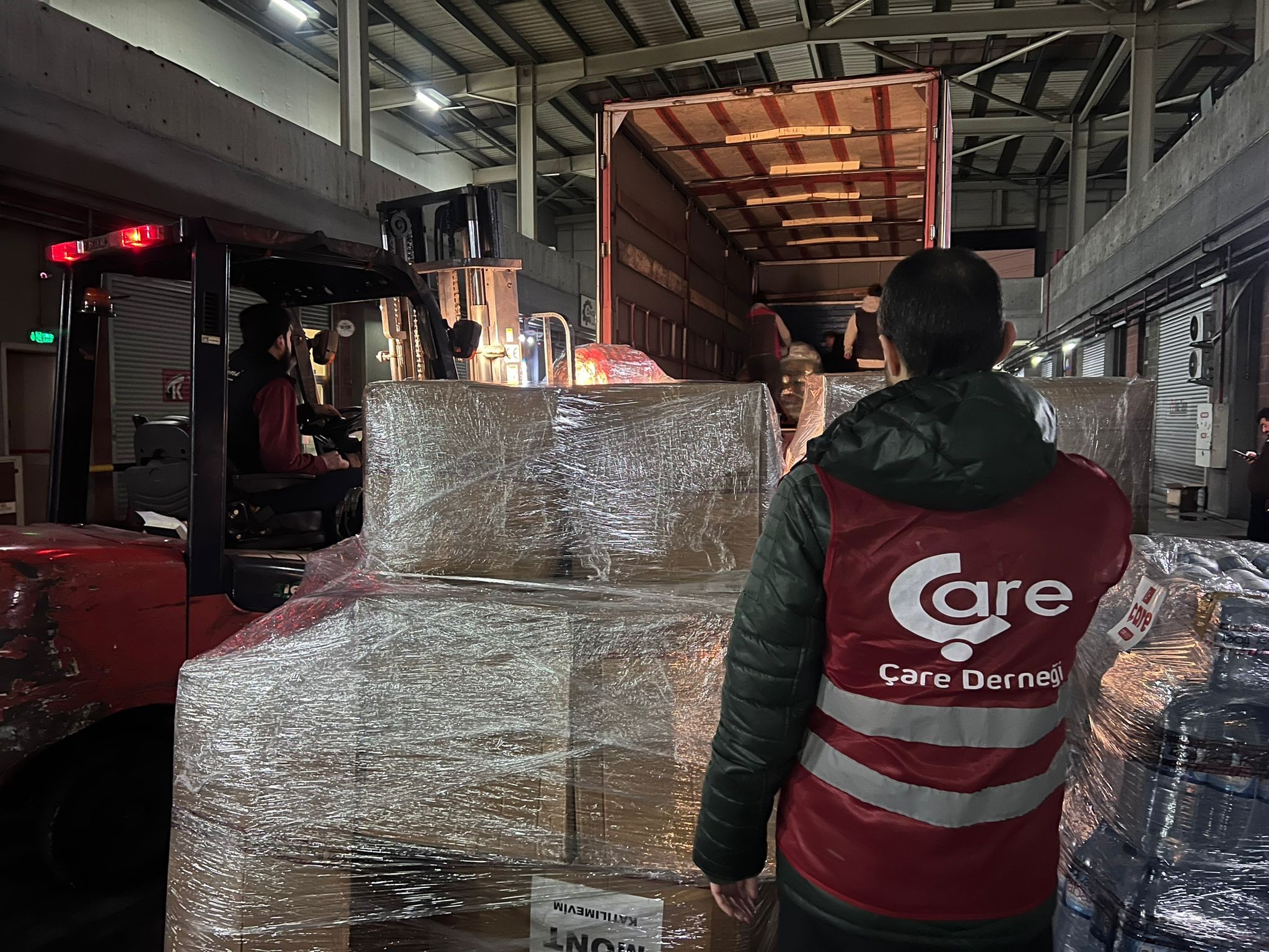 Çare Derneği: Türkiye'nin Yaralarını Sarıyor