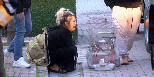 Çaresizce izlediler! Gözyaşlarını tutamadı