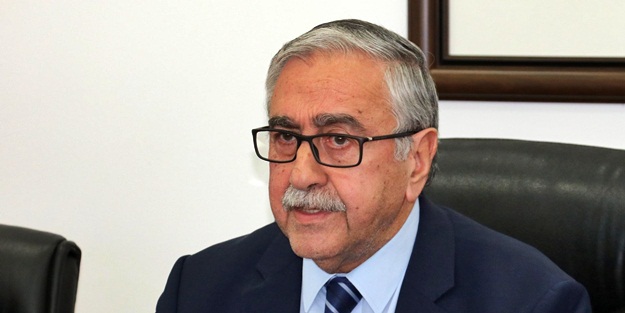 Çarpıcı sözler: Mustafa Akıncı adeta yalvararak...