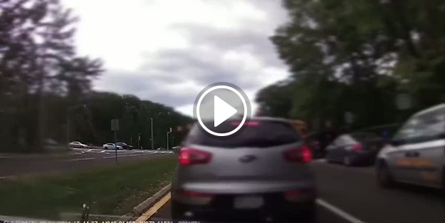 Çarpmanın etkisiyle metrelerce havaya uçtu!