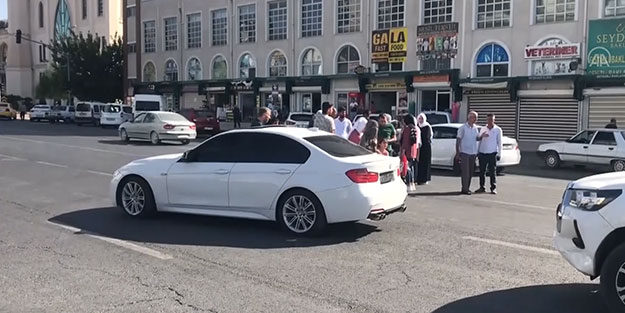 Çarpmanın etkisiyle yola savruldu! Feci kaza