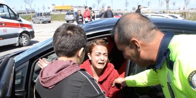 Çarptığı kadına değil, hasar gören aracına ağladı