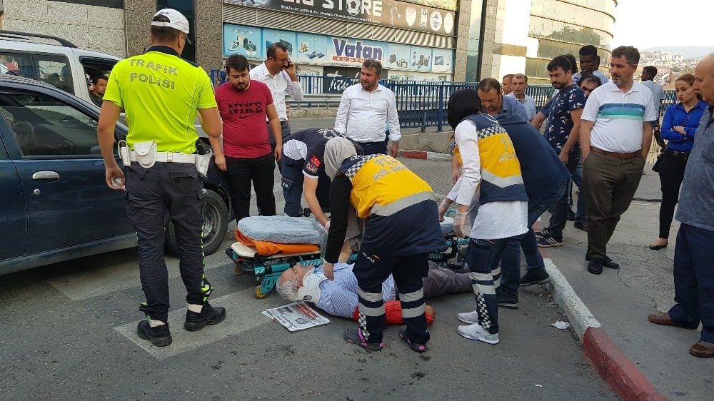 Çarptığı yayanın başından bir an olsun ayrılmadı 