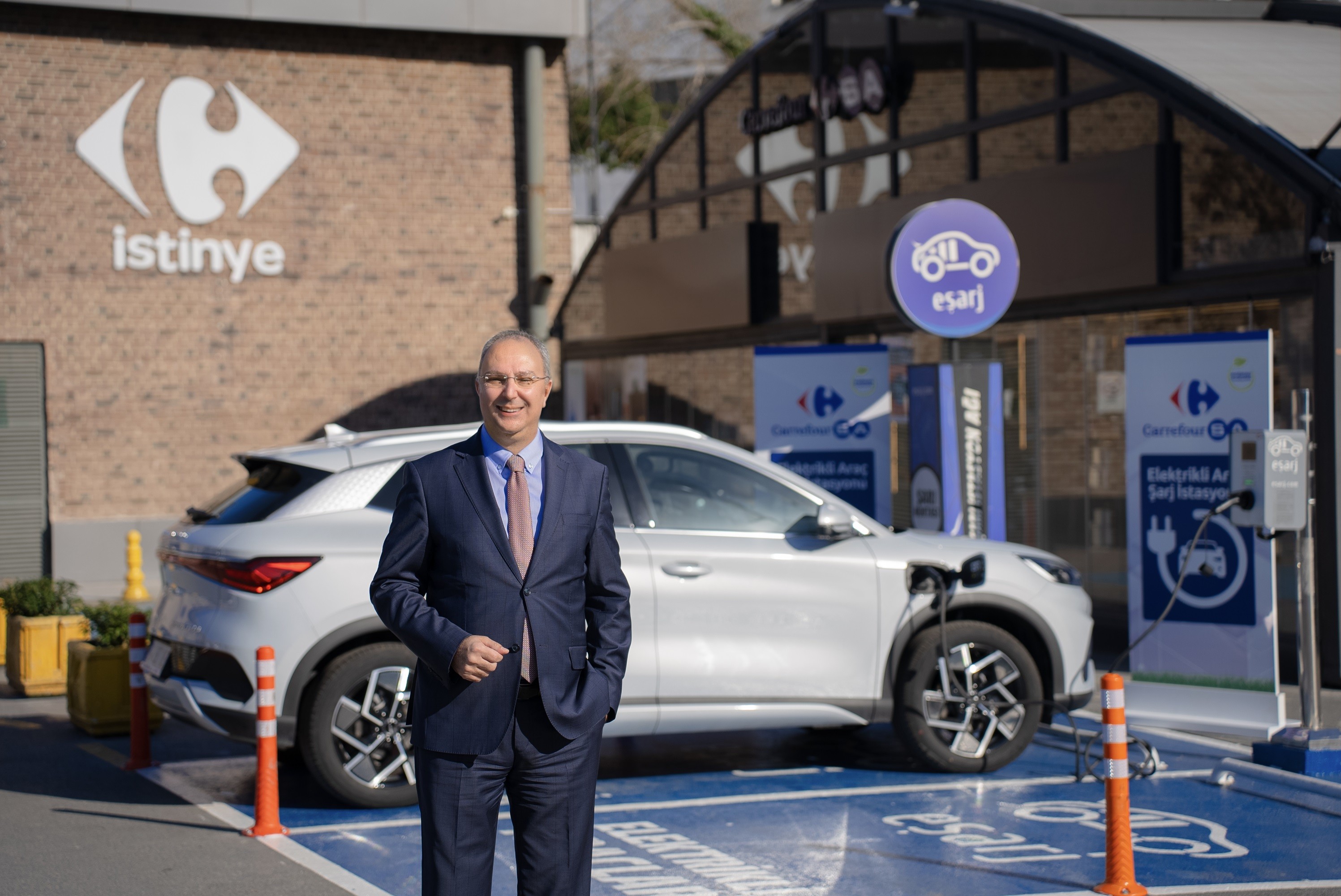 CarrefourSA E-şarj yatırımlarına devam ediyor! 3 ayda 40 şarj noktası hedefi!